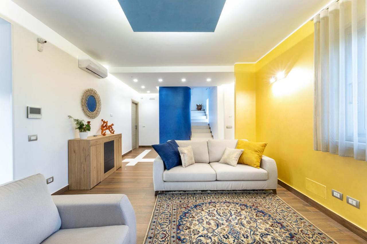 Zaffiro Lavico Rooms Etna Nature Sea 아치레알레 외부 사진