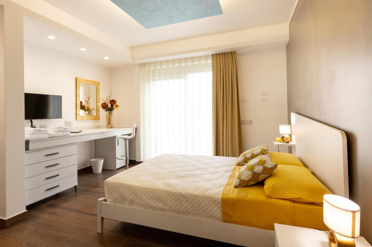 Zaffiro Lavico Rooms Etna Nature Sea 아치레알레 외부 사진
