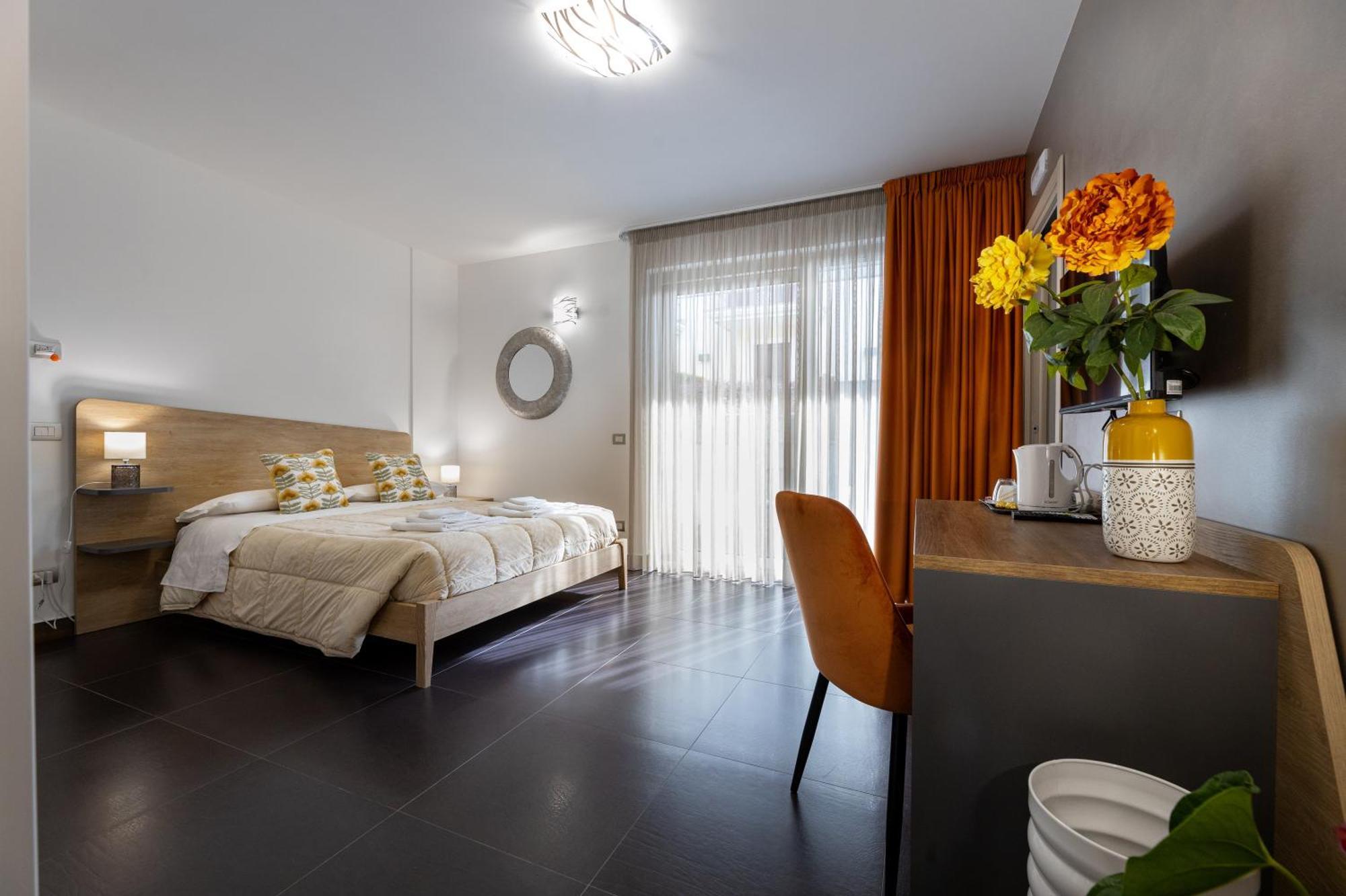 Zaffiro Lavico Rooms Etna Nature Sea 아치레알레 외부 사진